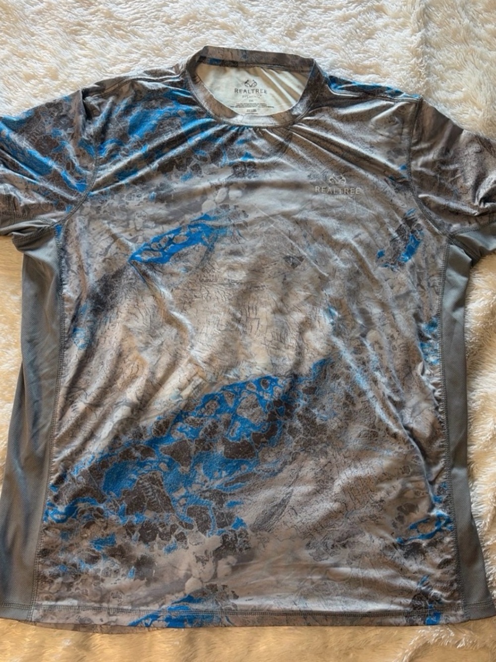 Realtree Men's Gray and Blue Camo Performance Tee